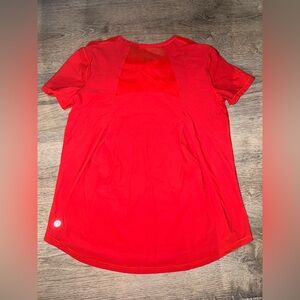 Lululemon Athletica Sculpt Short-Sleeve Shirt in the color "Hot Heat Red" 4